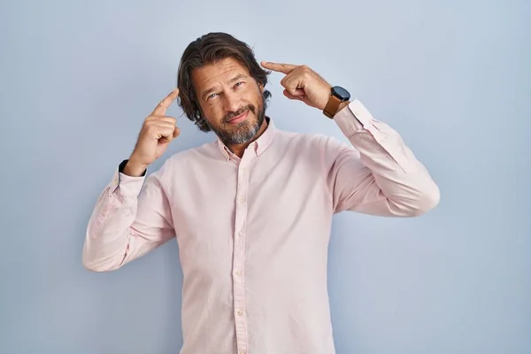 Handsome Middle Age Man Wearing Elegant Shirt Background Smiling Pointing — Stock Fotó