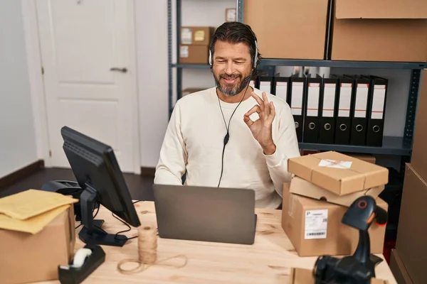 Handsome Middle Age Man Working Small Business Ecommerce Wearing Headset — Foto de Stock