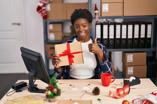 African American Woman Standing Manikin Small Business Christmas Smiling Happy — Stockfoto