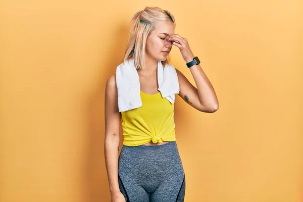 Beautiful Blonde Sports Woman Wearing Workout Outfit Tired Rubbing Nose — Foto de Stock