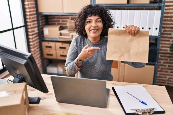 Hispanic Doctor Woman Curly Hair Working Small Business Ecommerce Holding — Stock Photo, Image