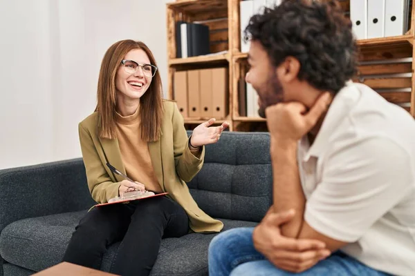 Uomo Donna Con Sessione Psicologia Centro Psicologia — Foto Stock