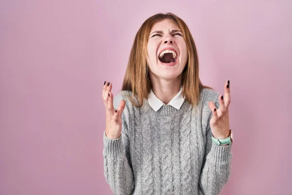 Beautiful Woman Standing Pink Background Crazy Mad Shouting Yelling Aggressive — 图库照片