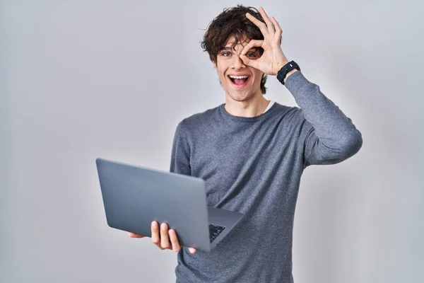 Young Man Working Using Computer Laptop Smiling Happy Doing Sign — Fotografia de Stock
