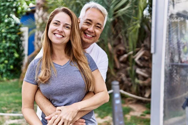 Middle Age Hispanic Couple Husband Wife Together Sunny Day Outdoors — Stock Photo, Image