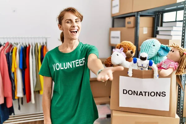 Beautiful Caucasian Woman Wearing Volunteer Shirt Donations Stand Smiling Cheerful — Fotografia de Stock