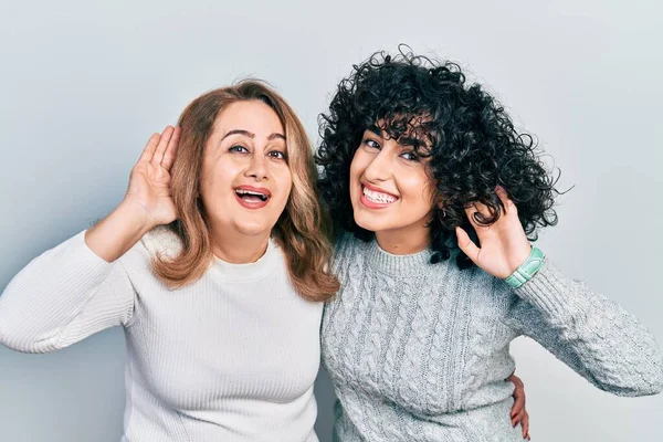 Moyen Orient Mère Fille Portant Des Vêtements Décontractés Souriant Avec — Photo