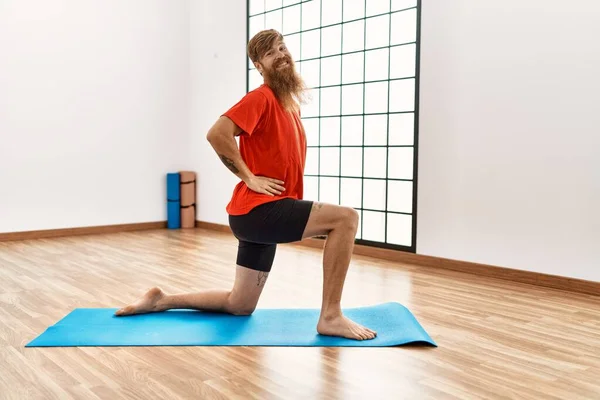 Young Redhead Man Smiling Confident Stretching Sport Center — Stock Photo, Image