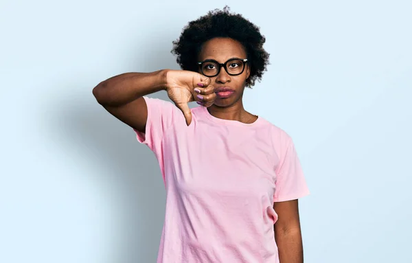 African American Woman Afro Hair Wearing Casual Clothes Glasses Looking — Stockfoto