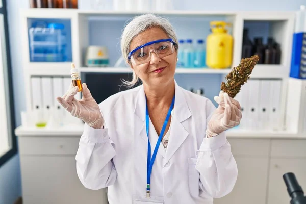 Middle Age Woman Grey Hair Doing Weed Oil Extraction Laboratory — Zdjęcie stockowe