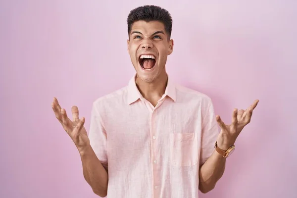 Young Hispanic Man Standing Pink Background Crazy Mad Shouting Yelling — Stok fotoğraf