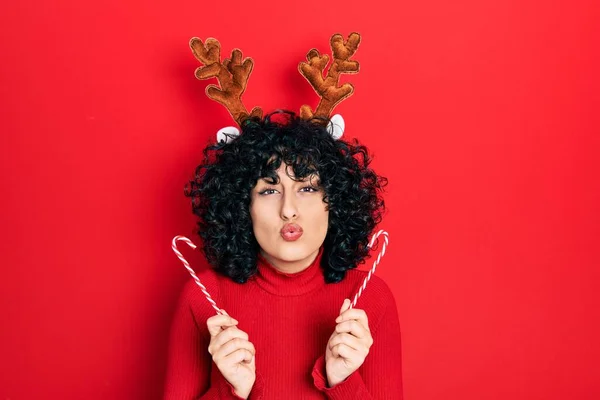 Young Middle East Woman Wearing Cute Christmas Reindeer Horns Looking — Photo