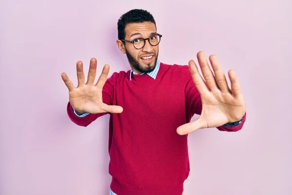 Hispanic Man Beard Wearing Business Shirt Glasses Afraid Terrified Fear — Stockfoto