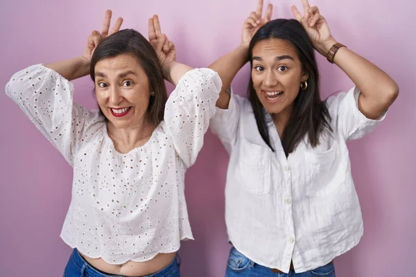 Hispanic Mother Daughter Together Posing Funny Crazy Fingers Head Bunny — Stock Photo, Image