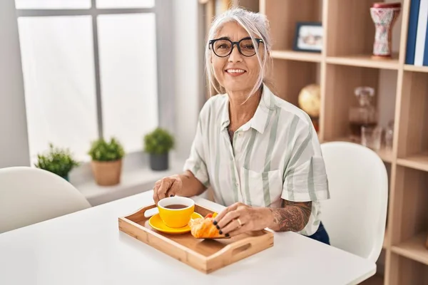 Middle Age Grey Haired Woman Having Breakfast Sitting Table Home — Stock fotografie