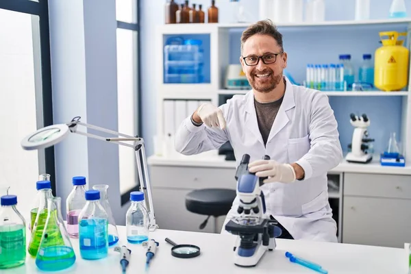 Middle Age Caucasian Man Working Scientist Laboratory Smiling Happy Pointing —  Fotos de Stock