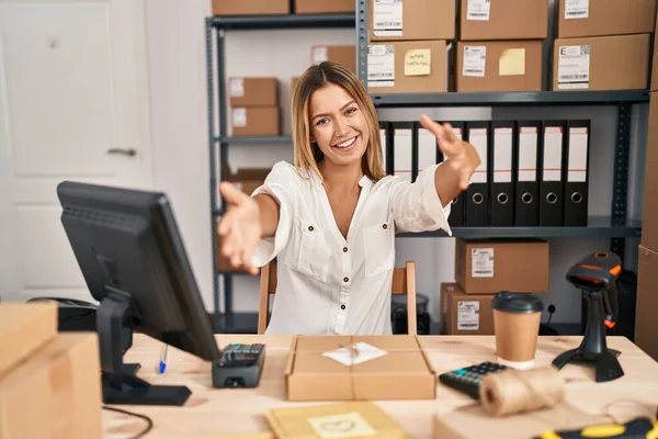 Young Blonde Woman Working Small Business Ecommerce Looking Camera Smiling — Stockfoto