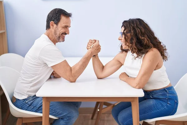 Man Woman Smiling Confident Taking Pulse Figt Home — Stockfoto