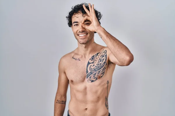Hispanic Man Standing Shirtless Doing Gesture Hand Smiling Eye Looking — Stok fotoğraf