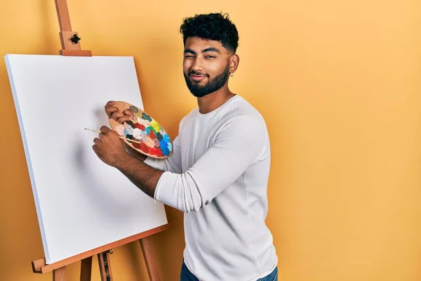 Arab Man Beard Standing Drawing Palette Painter Easel Stand Winking — ストック写真