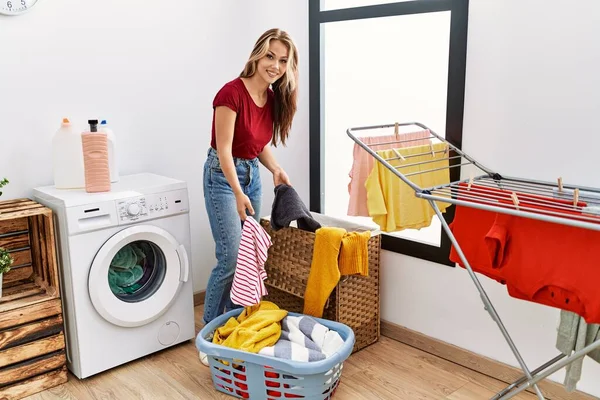 Young Caucasian Girl Smiling Happy Doing Laundry Home — ストック写真