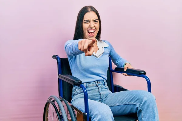 Beautiful Woman Blue Eyes Sitting Wheelchair Pointing Displeased Frustrated Camera — Photo