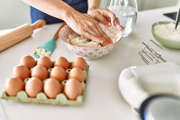 Young Blonde Woman Make Pizza Dough Hands Kitchen — Stockfoto