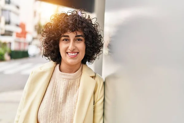 Young Middle East Woman Excutive Smiling Confident Standing Street — Fotografia de Stock