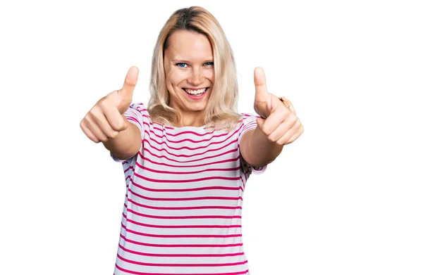 Young Caucasian Woman Wearing Casual Clothes Approving Doing Positive Gesture — Stock Photo, Image