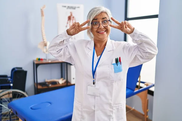 Middle Age Woman Grey Hair Working Pain Recovery Clinic Doing — Stock Photo, Image