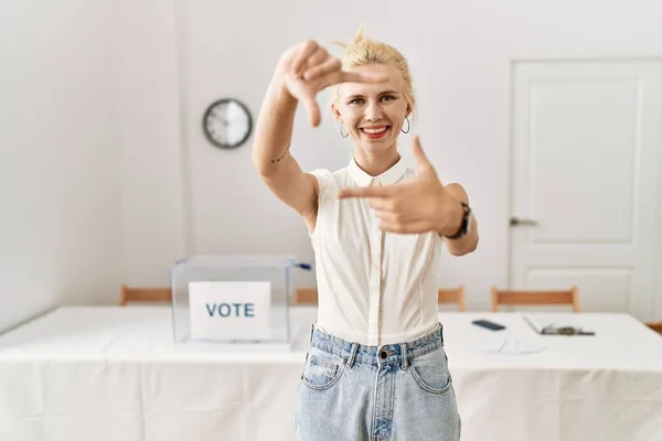 Beautiful Caucasian Woman Standing Voting Ballot Election Room Smiling Making — Fotografia de Stock