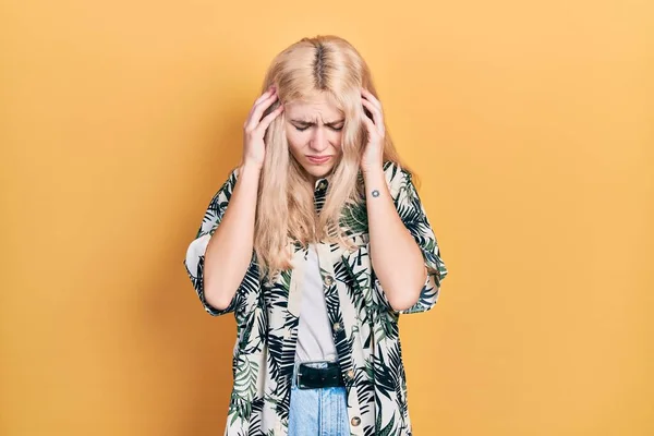 Beautiful Caucasian Woman Blond Hair Wearing Tropical Shirt Hand Head — Stock Photo, Image