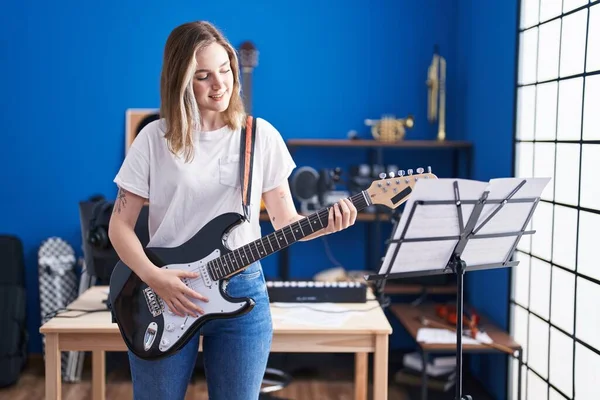 Young Woman Musician Playing Electrical Guitar Music Studio — Foto de Stock