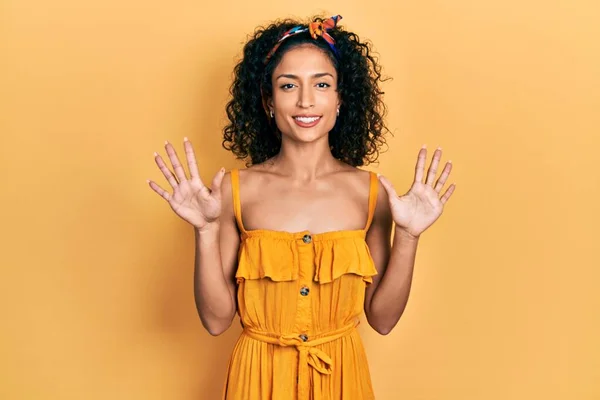 Young Latin Girl Wearing Summer Dress Showing Pointing Fingers Number — Stock Photo, Image