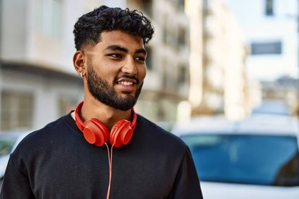 Young Arab Man Smiling Confident Wearing Headphones Street — Foto Stock