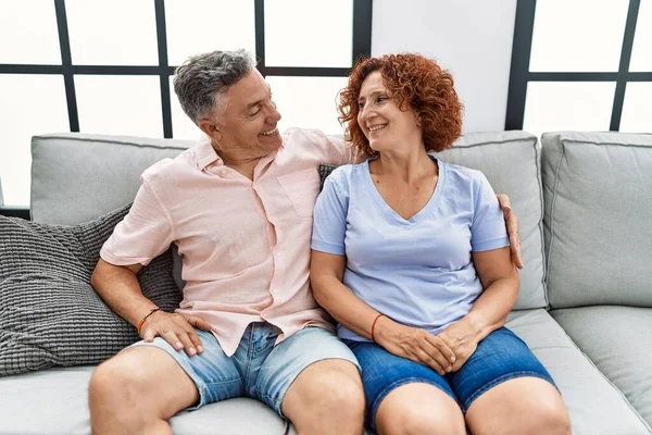 Middle Age Man Woman Couple Smiling Confident Hugging Each Other — Stock Photo, Image