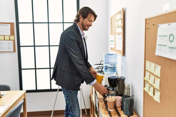 Middle Age Caucasian Man Smiling Confident Drinking Coffee Office — ストック写真