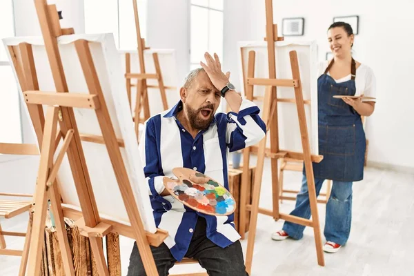 Senior Artist Man Art Studio Surprised Hand Head Mistake Remember — Fotografia de Stock
