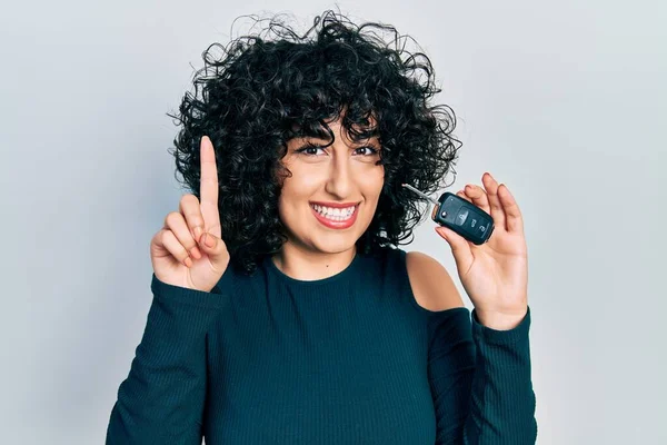 Young Middle East Woman Holding Key New Car Smiling Idea — Fotografia de Stock