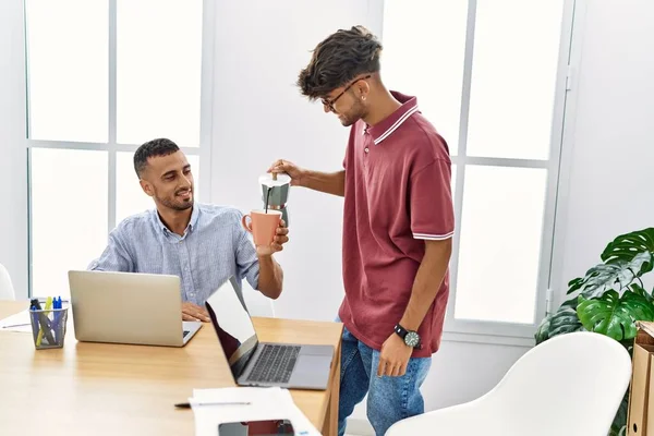 Two Business Workers Smiling Happy Drinking Coffee Office — Stock Photo, Image