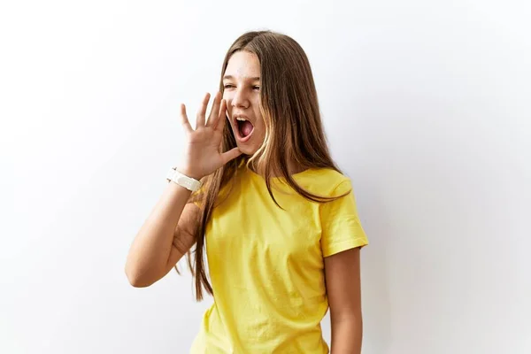 Young Brunette Teenager Standing Together Isolated Background Shouting Screaming Loud — ストック写真