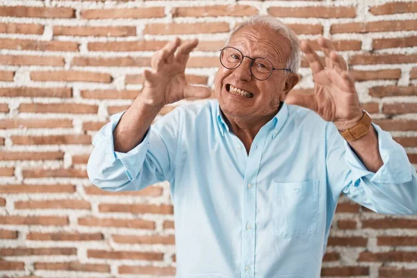 Senior Man Grey Hair Standing Bricks Wall Shouting Frustrated Rage — Photo