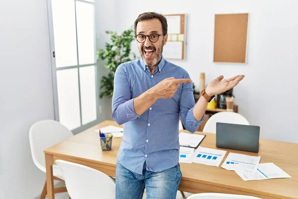 Middle Age Hispanic Man Beard Wearing Business Clothes Office Amazed — ストック写真