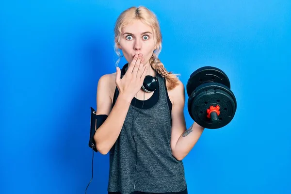 Vacker Kaukasiska Sport Kvinna Med Blont Hår Bär Sportkläder Med — Stockfoto