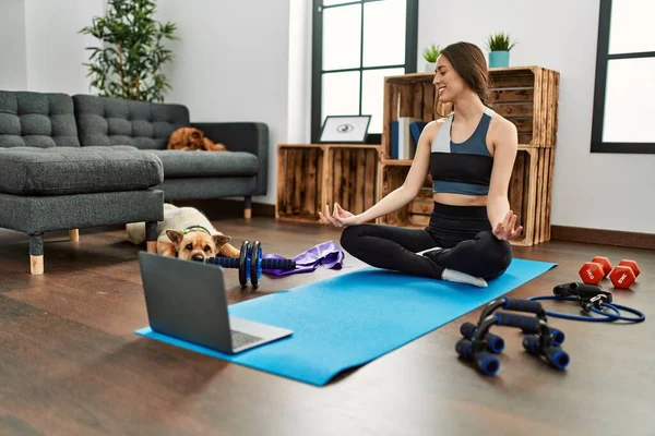 Young Hispanic Woman Smiling Confident Having Online Yoga Class Home — ストック写真