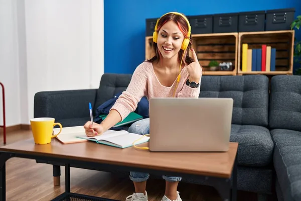 Young Caucasian Woman Working Using Computer Laptop Smiling Happy Pointing — Foto Stock
