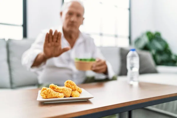 Senior Man Asking Healthy Food Home — Fotografia de Stock