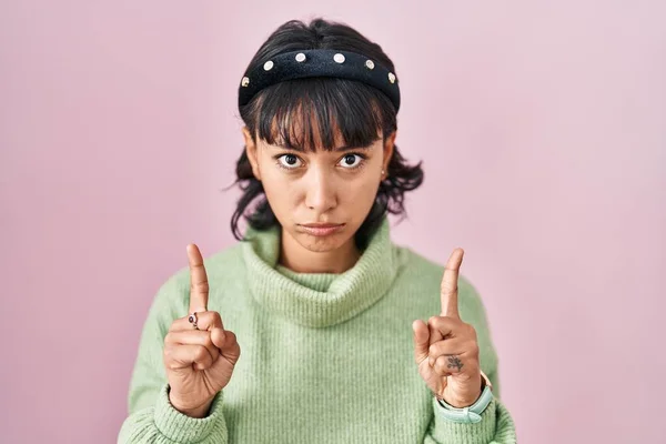 Young Beautiful Woman Standing Pink Background Pointing Looking Sad Upset — Stock Photo, Image