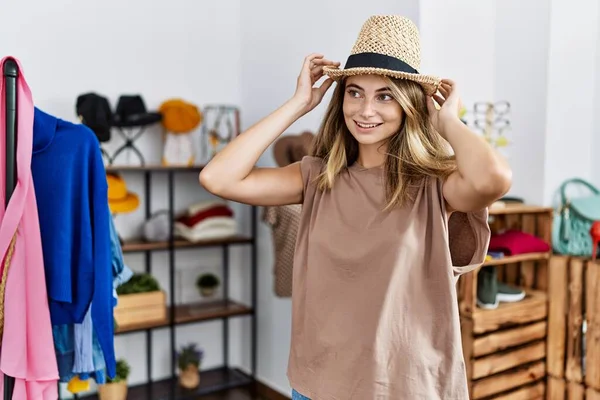 Young Caucasian Woman Wearing Hat Shopping Clothing Store — 图库照片