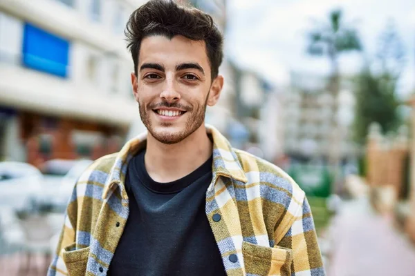 Handsome Hispanic Man Smiling Happy Confident City — Stock Photo, Image